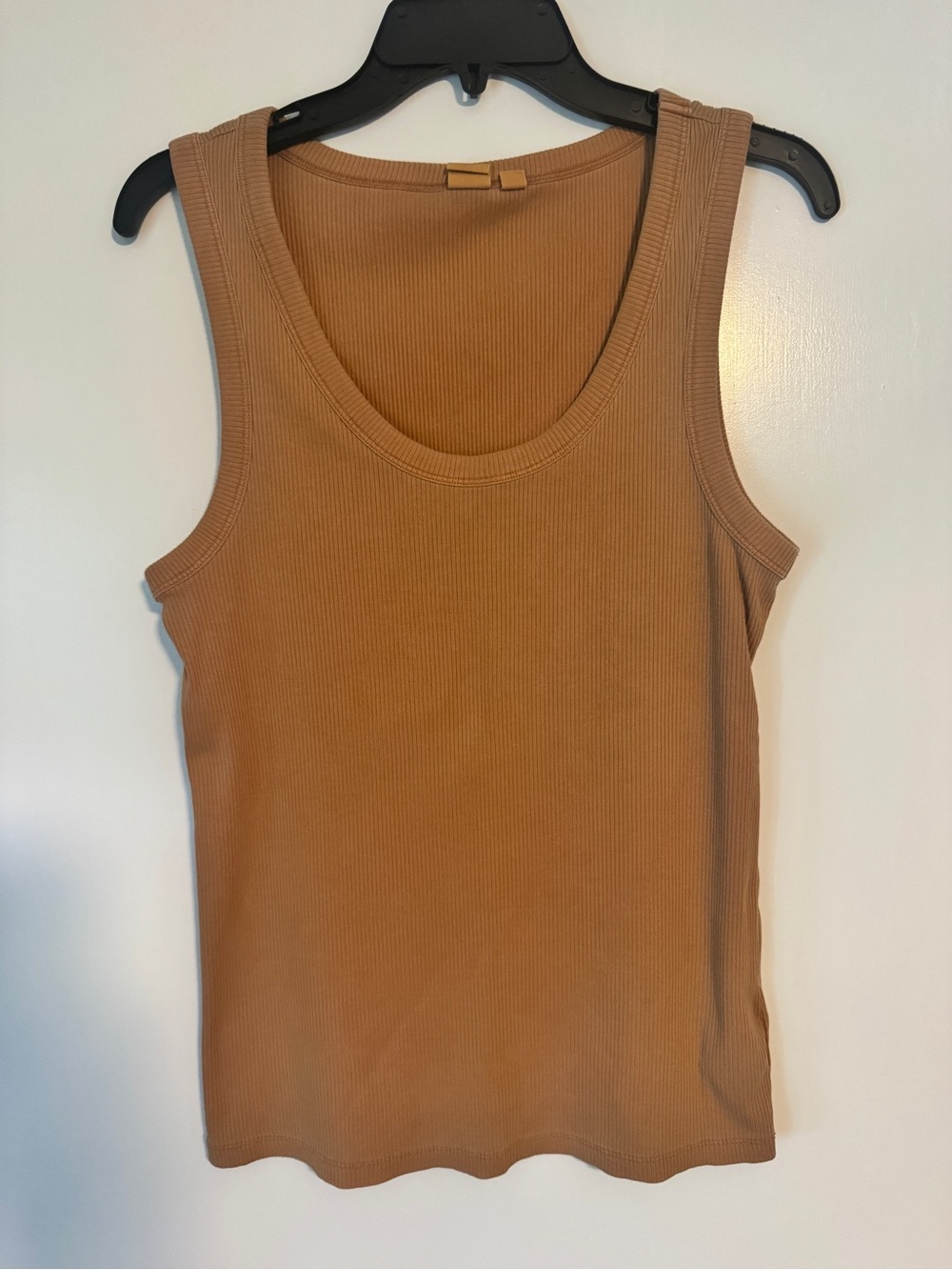 NWOT GAP women’s ribbed scoop neck tank size large